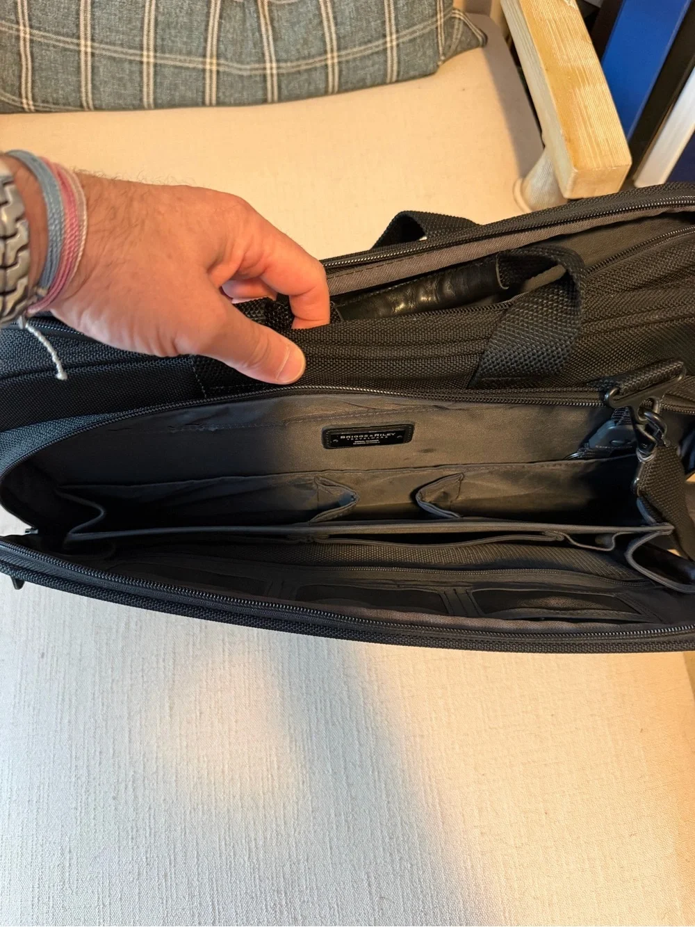 Briggs & Riley Black Compact Laptop Briefcase with Shoulder Strap